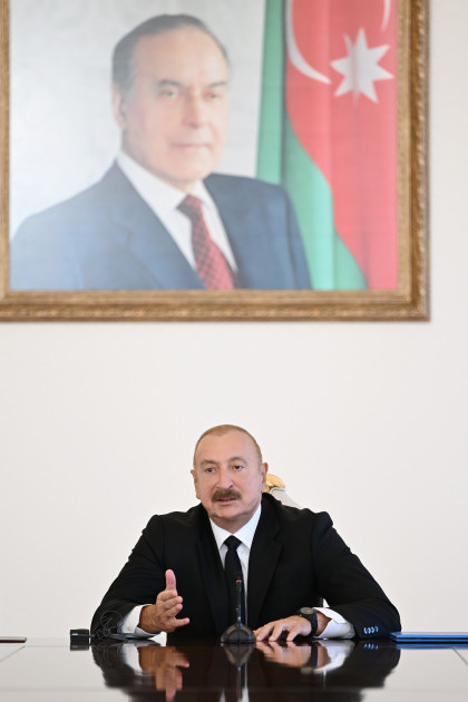 İlham Əliyev Bakıda keçirilən beynəlxalq konfransların iştirakçılarını qəbul edib<font color='red'> - YENİLƏNİB</font><font color=red> - FOTOLAR</font>