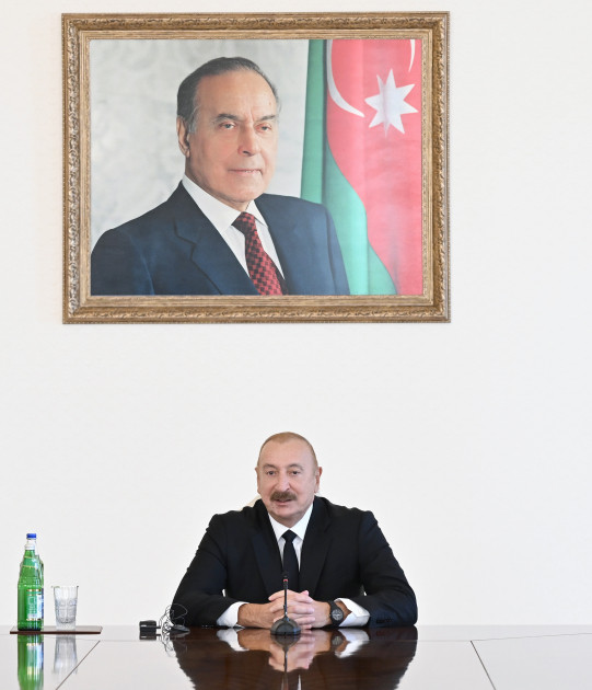 İlham Əliyev Bakıda keçirilən beynəlxalq konfransların iştirakçılarını qəbul edib<font color='red'> - YENİLƏNİB</font><font color=red> - FOTOLAR</font>