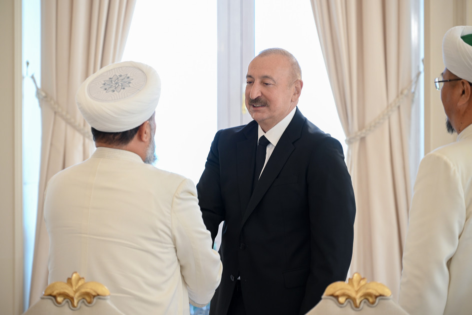 İlham Əliyev Bakıda keçirilən beynəlxalq konfransların iştirakçılarını qəbul edib<font color='red'> - YENİLƏNİB</font><font color=red> - FOTOLAR</font>