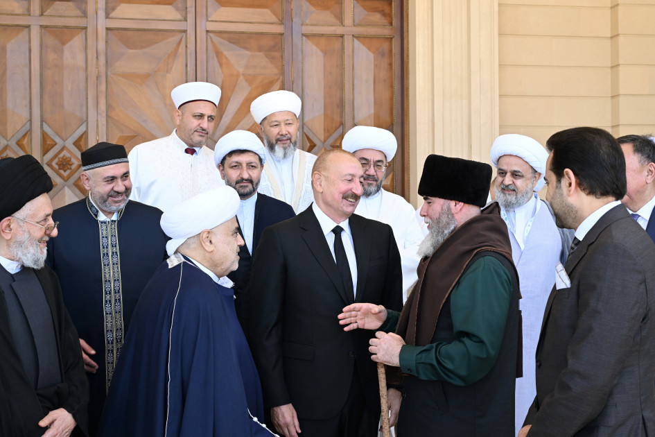 İlham Əliyev Bakıda keçirilən beynəlxalq konfransların iştirakçılarını qəbul edib<font color='red'> - YENİLƏNİB</font><font color=red> - FOTOLAR</font>