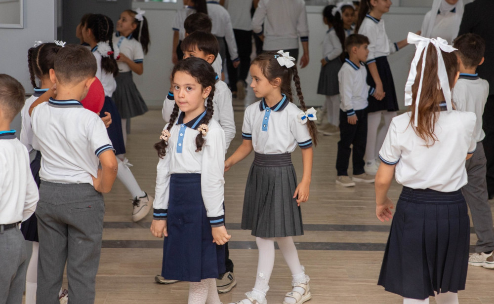 Naxçıvanda Bilik Günündə Nehrəm qəsəbə 3 nömrəli tam orta məktəbi istifadəyə verilib<font color=red> - FOTOLAR</font>