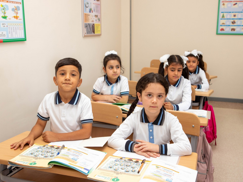 Naxçıvanda Bilik Günündə Nehrəm qəsəbə 3 nömrəli tam orta məktəbi istifadəyə verilib<font color=red> - FOTOLAR</font>