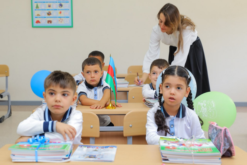 Naxçıvanda Bilik Günündə Nehrəm qəsəbə 3 nömrəli tam orta məktəbi istifadəyə verilib<font color=red> - FOTOLAR</font>