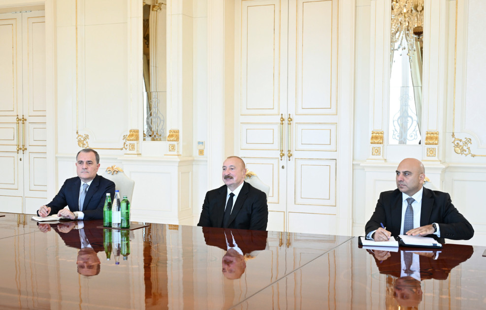 Prezident İlham Əliyev Türkiyənin xarici işlər nazirini qəbul edib<font color=red> - FOTOLAR</font>