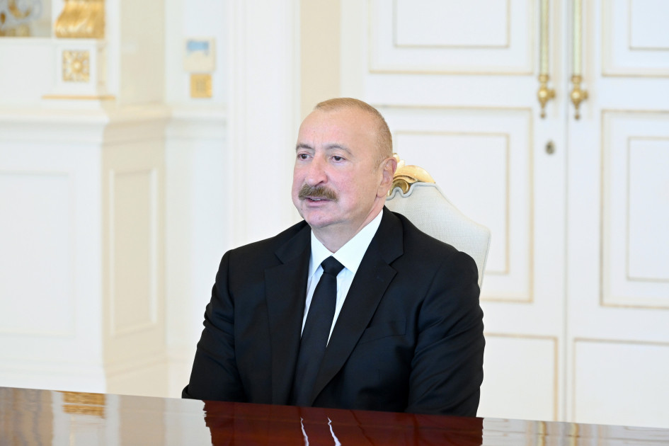 Prezident İlham Əliyev Türkiyənin xarici işlər nazirini qəbul edib<font color=red> - FOTOLAR</font>
