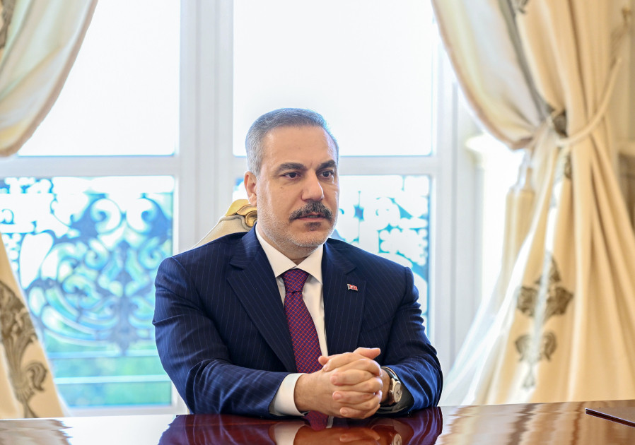Prezident İlham Əliyev Türkiyənin xarici işlər nazirini qəbul edib<font color=red> - FOTOLAR</font>