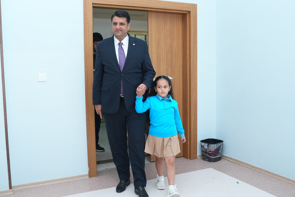 NDU-nun Beynəlxalq Məktəbində yeni tədris ilinin ilk zəngi çalınıb<font color=red> - FOTOLAR</font>