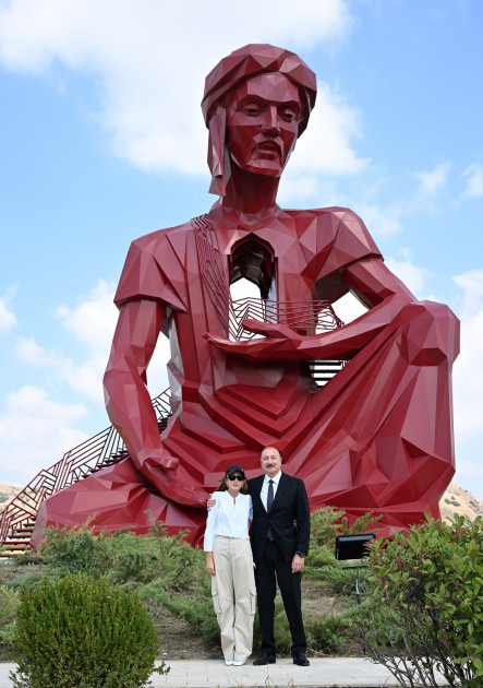 Prezident İlham Əliyev Şamaxıda “Nəsimi Bağları” kompleksi ilə tanış olub<font color=red> - FOTOLAR</font>