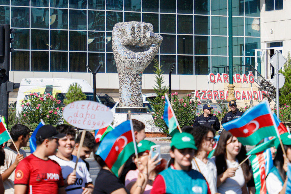Naxçıvanda gənclərin Dövlət Suverenliyi Gününə həsr olunmuş vətənpərvərlik yürüşü keçirilib<font color=red> - FOTOLAR</font>