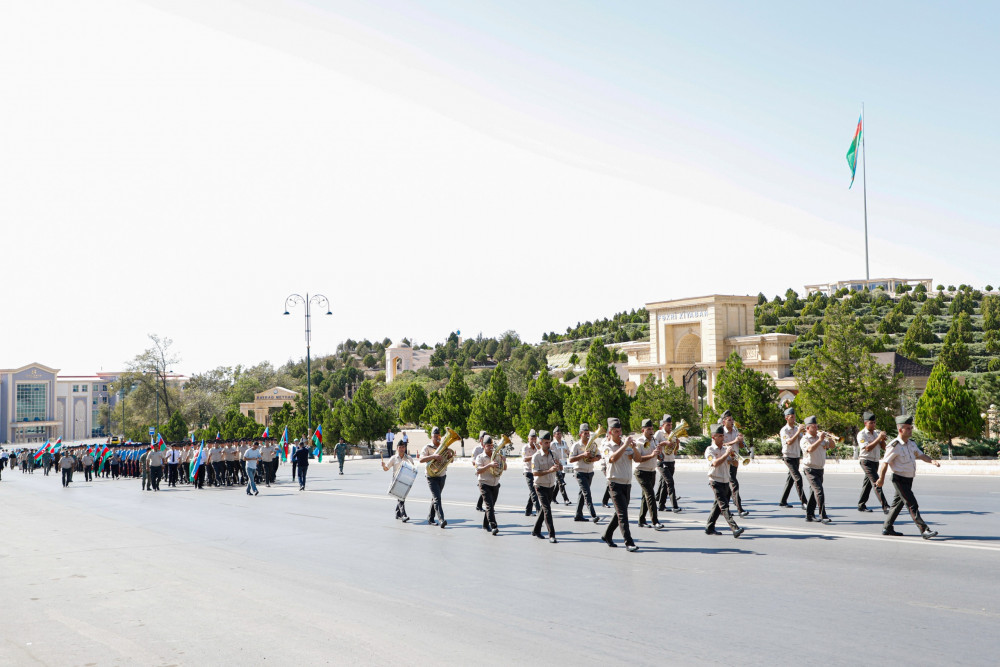 Naxçıvanda gənclərin Dövlət Suverenliyi Gününə həsr olunmuş vətənpərvərlik yürüşü keçirilib<font color=red> - FOTOLAR</font>