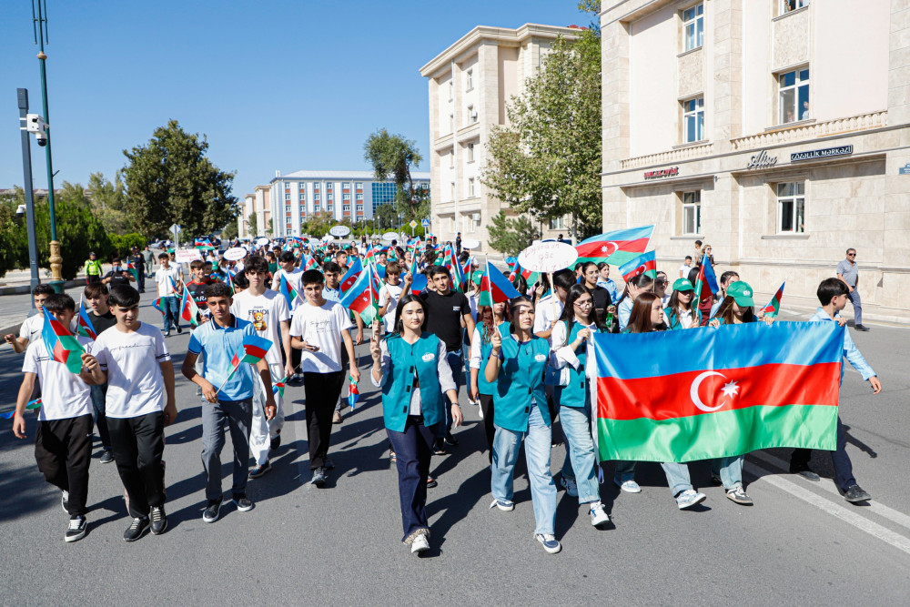 Naxçıvanda gənclərin Dövlət Suverenliyi Gününə həsr olunmuş vətənpərvərlik yürüşü keçirilib<font color=red> - FOTOLAR</font>