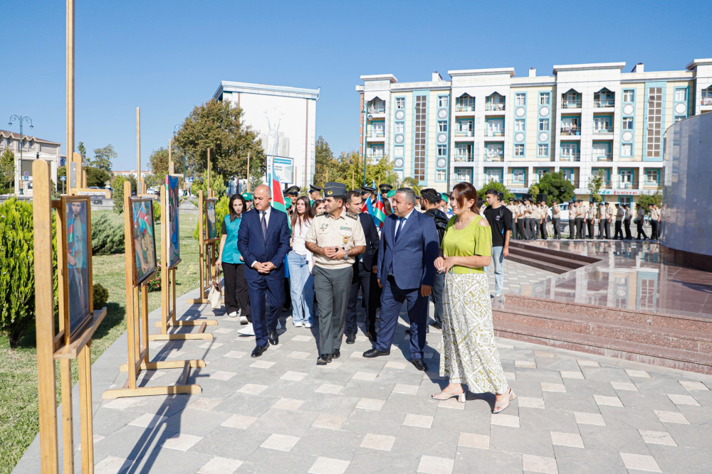 Naxçıvanda gənclərin Dövlət Suverenliyi Gününə həsr olunmuş vətənpərvərlik yürüşü keçirilib<font color=red> - FOTOLAR</font>