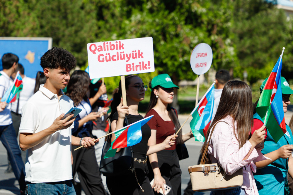Naxçıvanda gənclərin Dövlət Suverenliyi Gününə həsr olunmuş vətənpərvərlik yürüşü keçirilib<font color=red> - FOTOLAR</font>