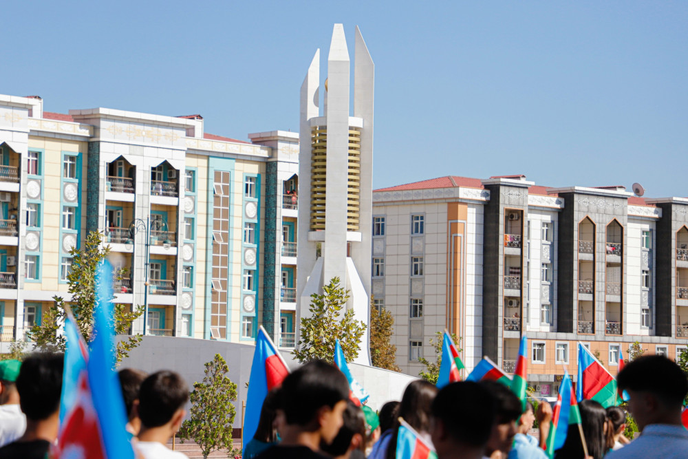 Naxçıvanda gənclərin Dövlət Suverenliyi Gününə həsr olunmuş vətənpərvərlik yürüşü keçirilib<font color=red> - FOTOLAR</font>