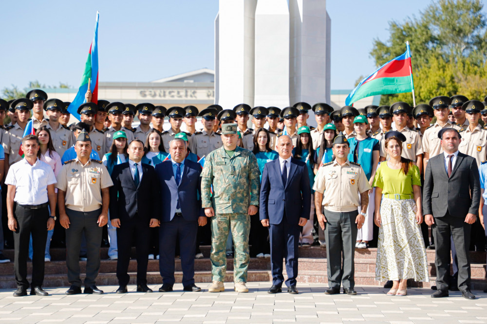 Naxçıvanda gənclərin Dövlət Suverenliyi Gününə həsr olunmuş vətənpərvərlik yürüşü keçirilib<font color=red> - FOTOLAR</font>