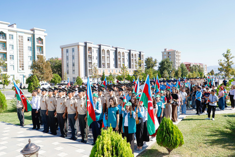 Naxçıvanda gənclərin Dövlət Suverenliyi Gününə həsr olunmuş vətənpərvərlik yürüşü keçirilib<font color=red> - FOTOLAR</font>