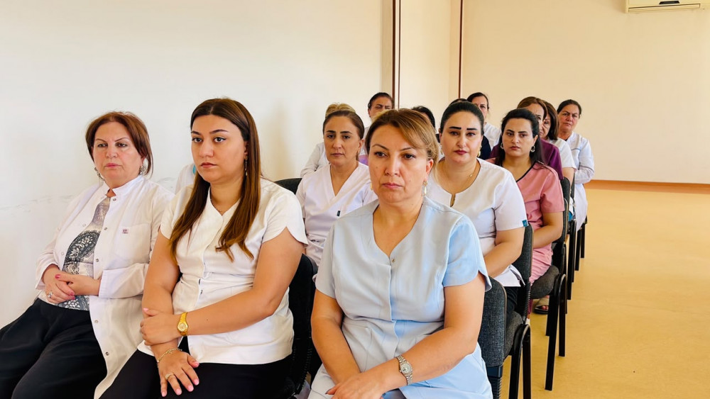 Naxçıvan Şəhər Poliklinikasında “Sülh, sağlamlıq və insan hüquqları” mövzusunda maarifləndirici tədbir keçirilib<font color=red> - FOTOLAR</font>