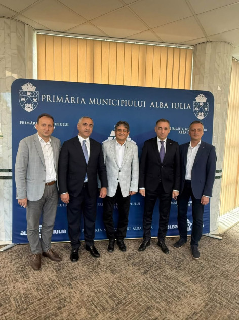 Prezidentin xüsusi nümayəndəsi Rumıniyada bir sıra görüşlər keçirib<font color=red> - FOTOLAR</font>