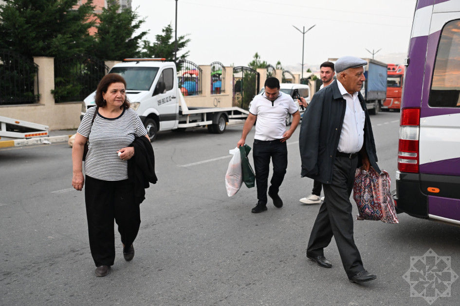 Xankəndi şəhəri və qəsəbəsinə, Xocalı, Ağdərə və Cəbrayılın kəndlərinə növbəti köç karvanları yola salınıb<font color=red> - FOTOLAR</font>