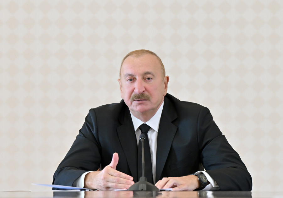 Prezident İlham Əliyevin sədrliyi ilə dağ-mədən və metallurgiya sənayesinin inkişafına dair Dövlət Proqramına həsr olunmuş müşavirə keçirilib <font color='red'> - YENİLƏNƏCƏK</font><font color=red> - FOTOLAR</font>
