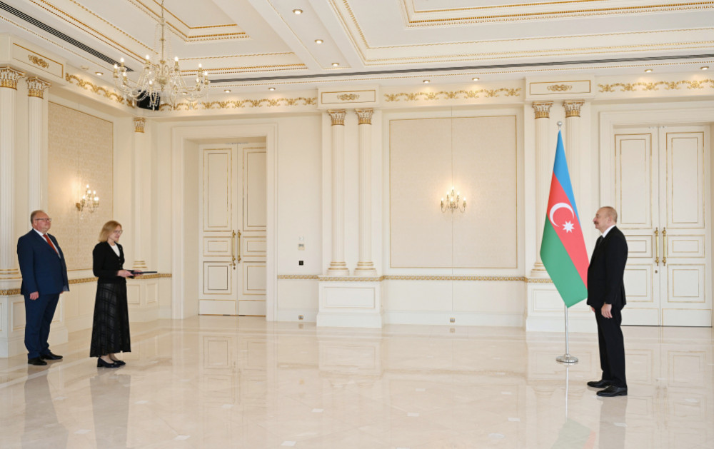 Prezident İlham Əliyev Estoniyanın Azərbaycanda yeni təyin olunmuş səfirini qəbul edib<font color=red> - FOTOLAR</font>