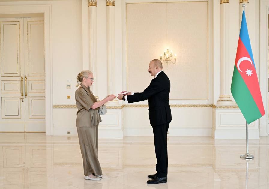 Prezident İlham Əliyev İsveçin Azərbaycanda yeni təyin olunmuş səfirini qəbul edib<font color=red> - FOTOLAR</font>