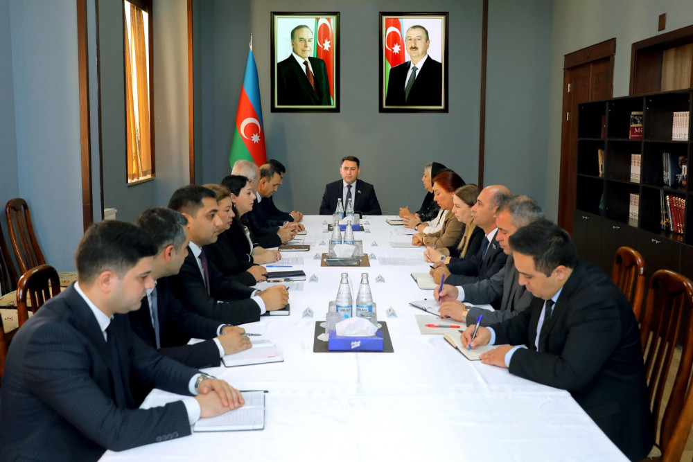 Ali Məclisin Humanitar siyasət komitəsinin iclası keçirilib<font color=red> - FOTOLAR</font>