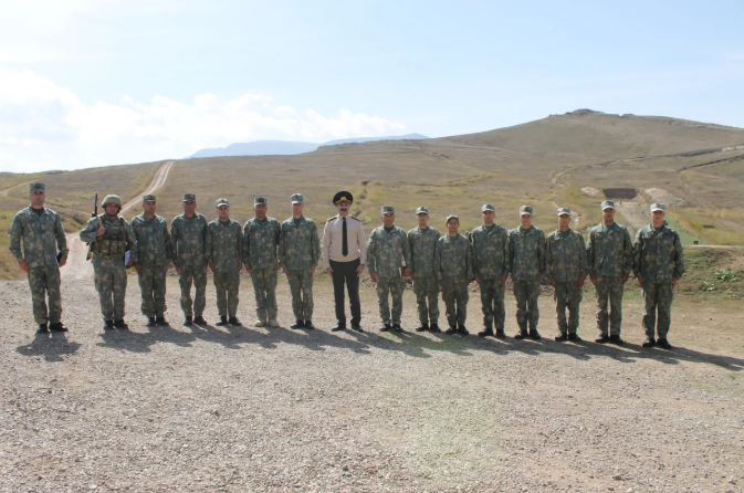Hərbi Prokurorluğun rəhbərliyi Naxçıvanda hərbi qulluqçularla görüşüb<font color=red> - FOTOLAR</font>