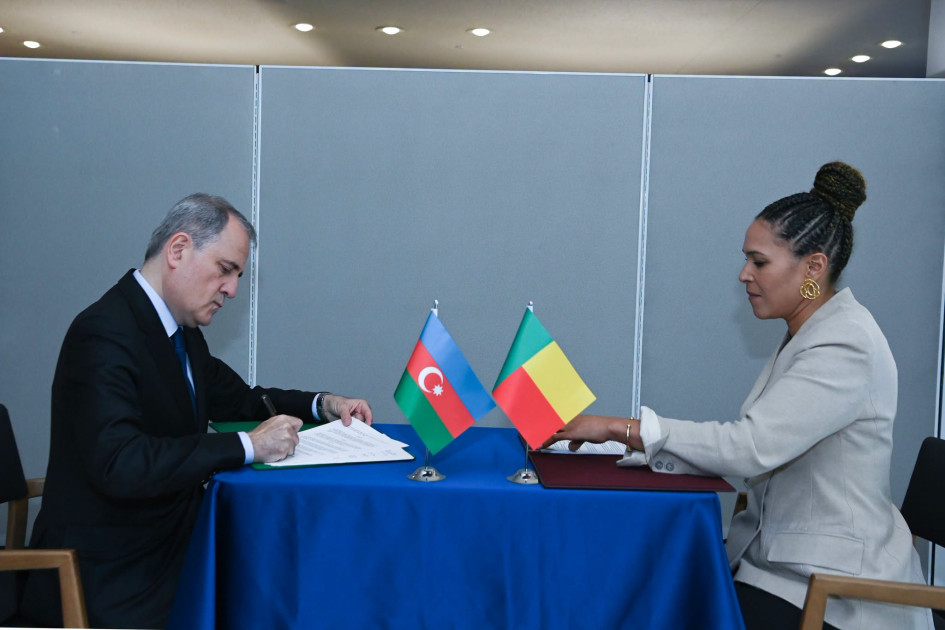 Azərbaycan və Benin arasında diplomatik və xidməti pasportlar üzrə viza sazişi imzalanıb<font color=red> - FOTOLAR</font>