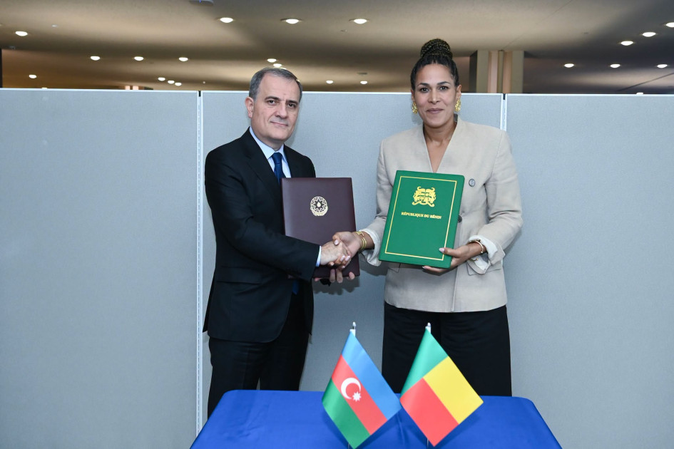 Azərbaycan və Benin arasında diplomatik və xidməti pasportlar üzrə viza sazişi imzalanıb<font color=red> - FOTOLAR</font>