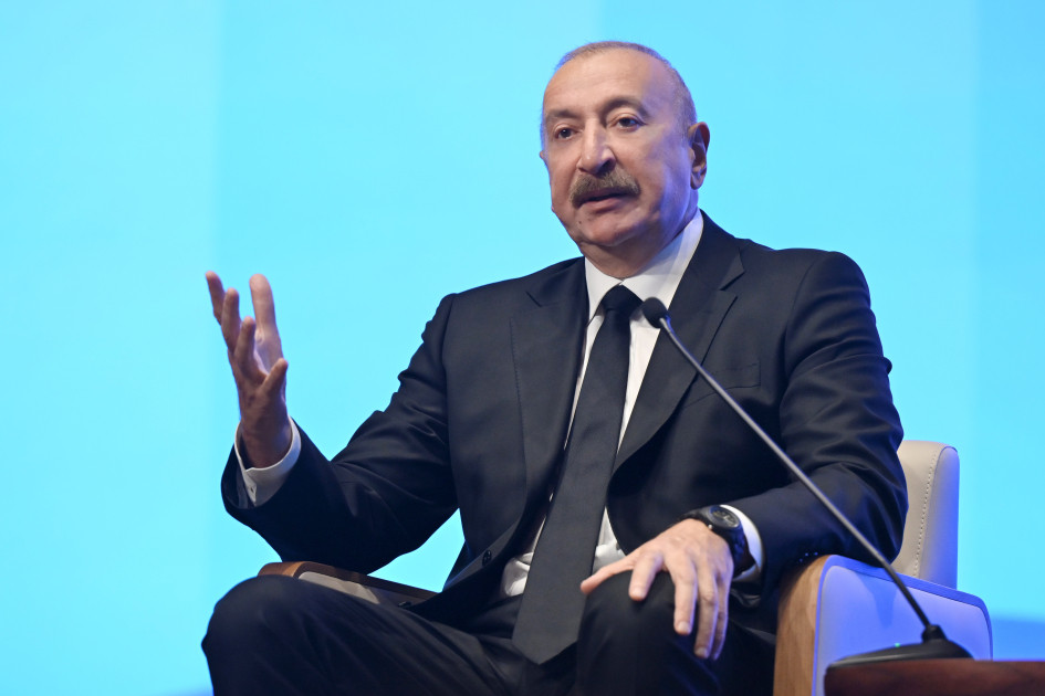 Prezident İlham Əliyev II Azərbaycan Beynəlxalq İnvestisiya Forumu çərçivəsində keçirilən tədbirdə iştirak edir<font color=red> - FOTOLAR</font>