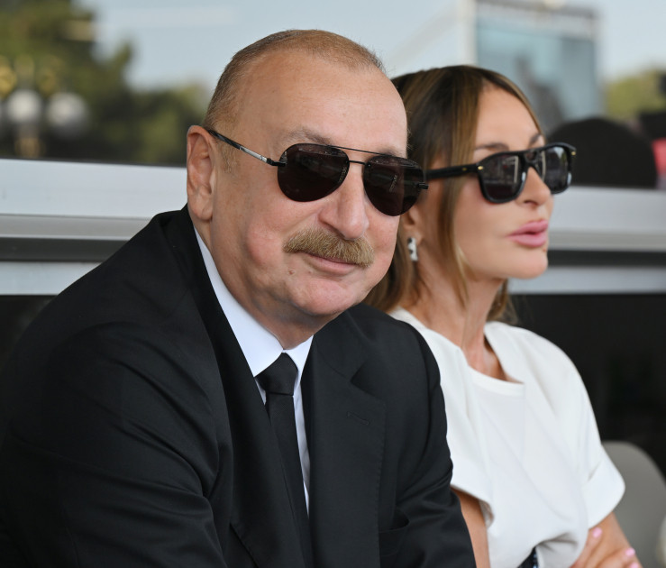 Prezident İlham Əliyev və birinci xanım Mehriban Əliyeva Formula 1 Azərbaycan Qran-Prisinin əsas yarışına baxıblar<font color=red> - FOTOLAR</font>