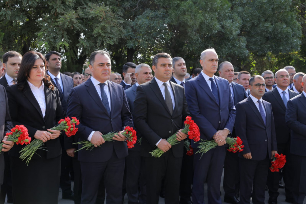 Naxçıvanda şəhidlərin xatirəsi anılıb<font color=red> - FOTOLAR</font>