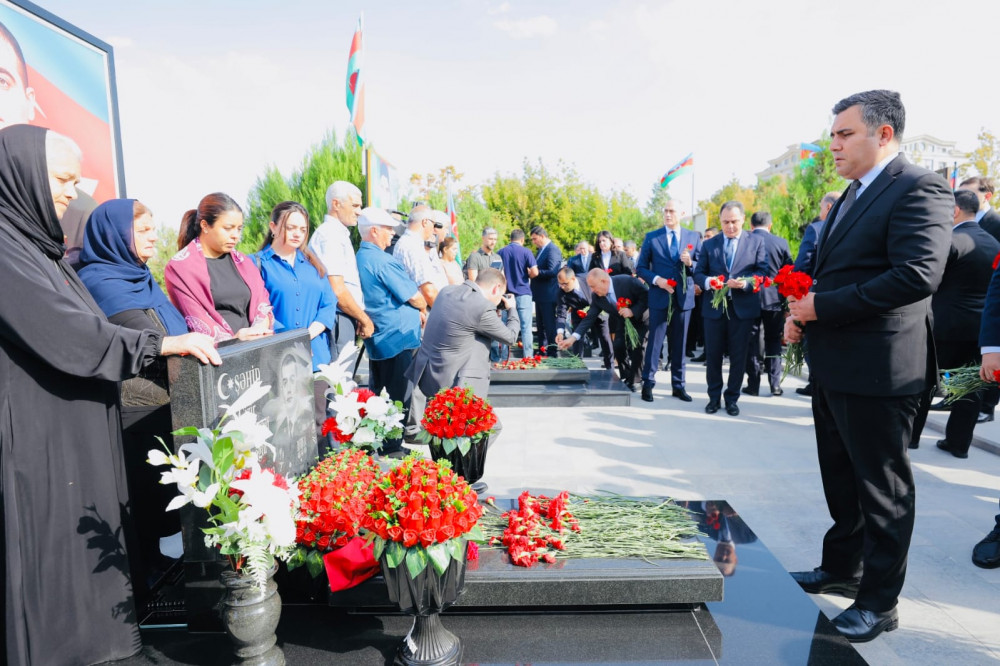 Naxçıvanda şəhidlərin xatirəsi anılıb<font color=red> - FOTOLAR</font>