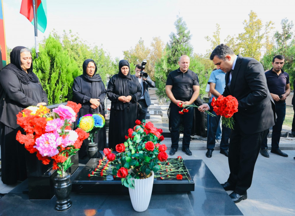 Naxçıvanda şəhidlərin xatirəsi anılıb<font color=red> - FOTOLAR</font>