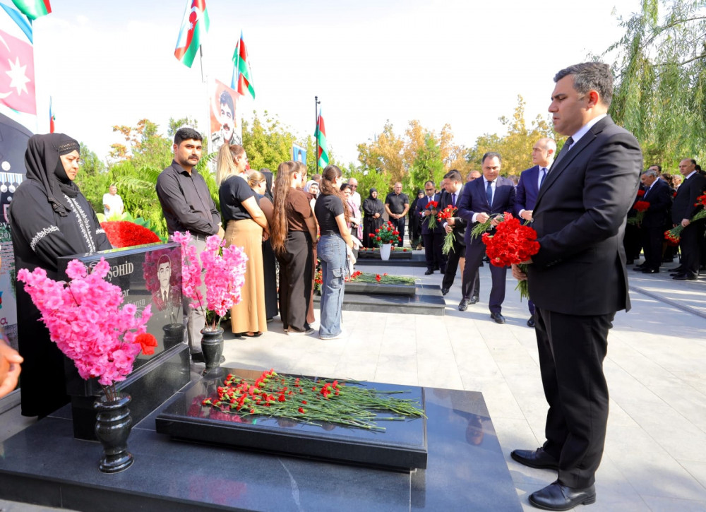 Naxçıvanda şəhidlərin xatirəsi anılıb<font color=red> - FOTOLAR</font>