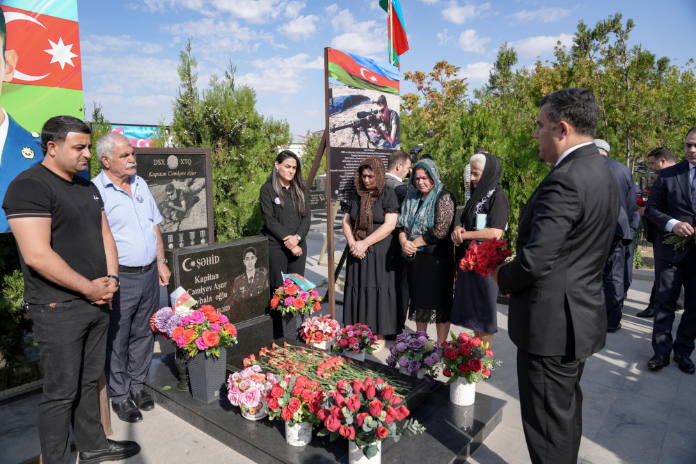 Naxçıvanda şəhidlərin xatirəsi anılıb<font color=red> - FOTOLAR</font>