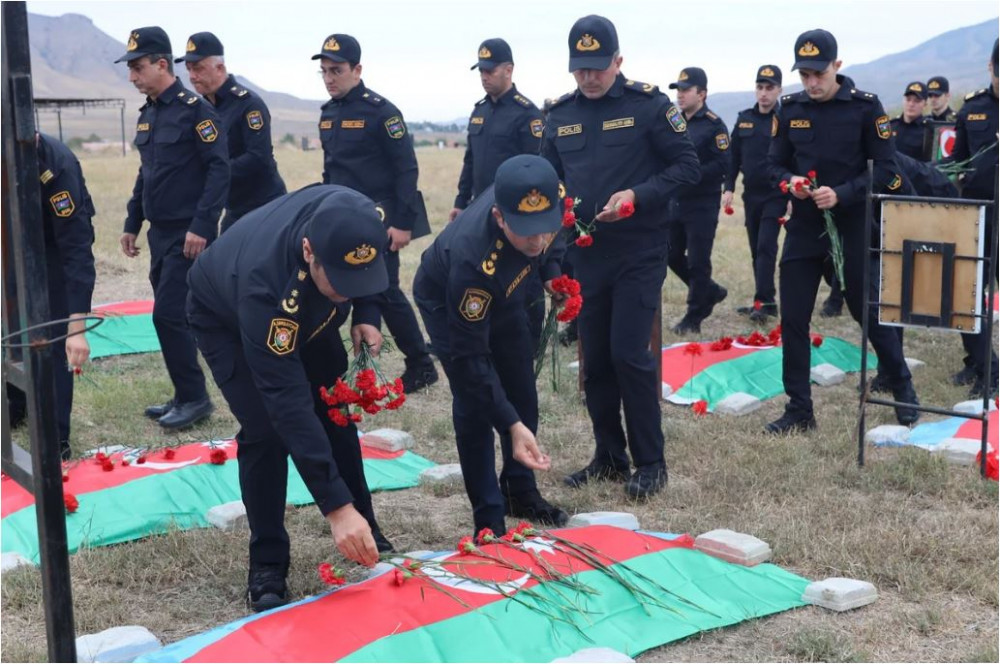 Xocalıda Anım Günü ilə bağlı Şəhidlər xiyabanı ziyarət olunub<font color=red> - FOTOLAR</font>