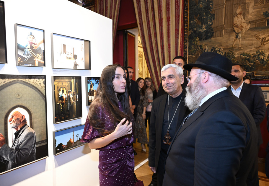 Romada “Harmoniya” sənədli filminin təqdimatı olub<font color=red> - FOTOLAR</font>