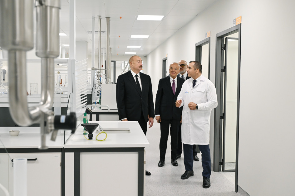 Prezident İlham Əliyev Pirallahı Sənaye Parkında dərman istehsalı müəssisəsinin açılışında iştirak edib<font color=red> - FOTOLAR</font>