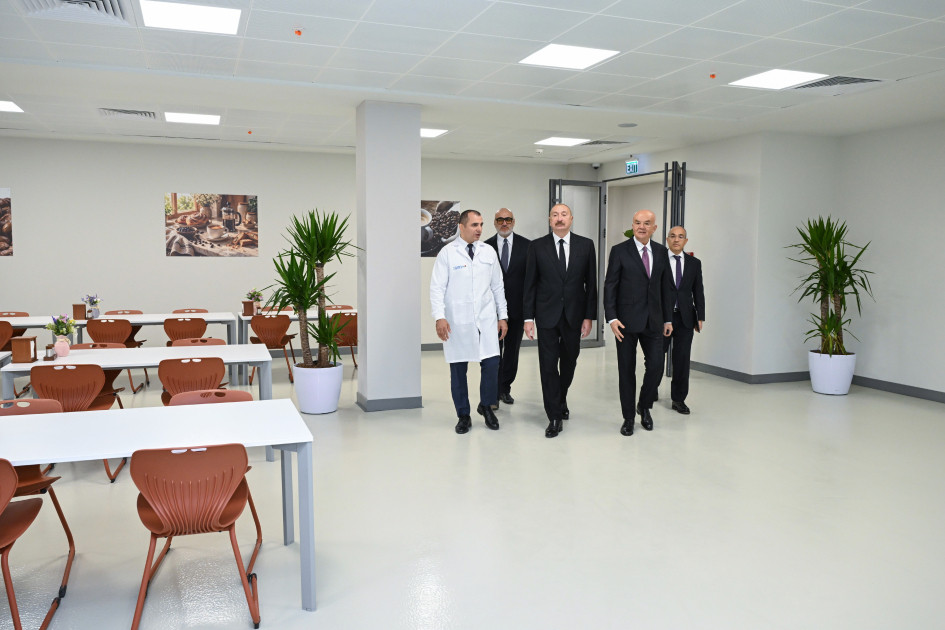 Prezident İlham Əliyev Pirallahı Sənaye Parkında dərman istehsalı müəssisəsinin açılışında iştirak edib<font color=red> - FOTOLAR</font>