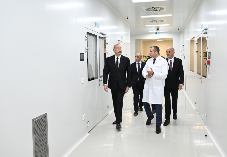 Prezident İlham Əliyev Pirallahı Sənaye Parkında dərman istehsalı müəssisəsinin açılışında iştirak edib<font color=red> - FOTOLAR</font>