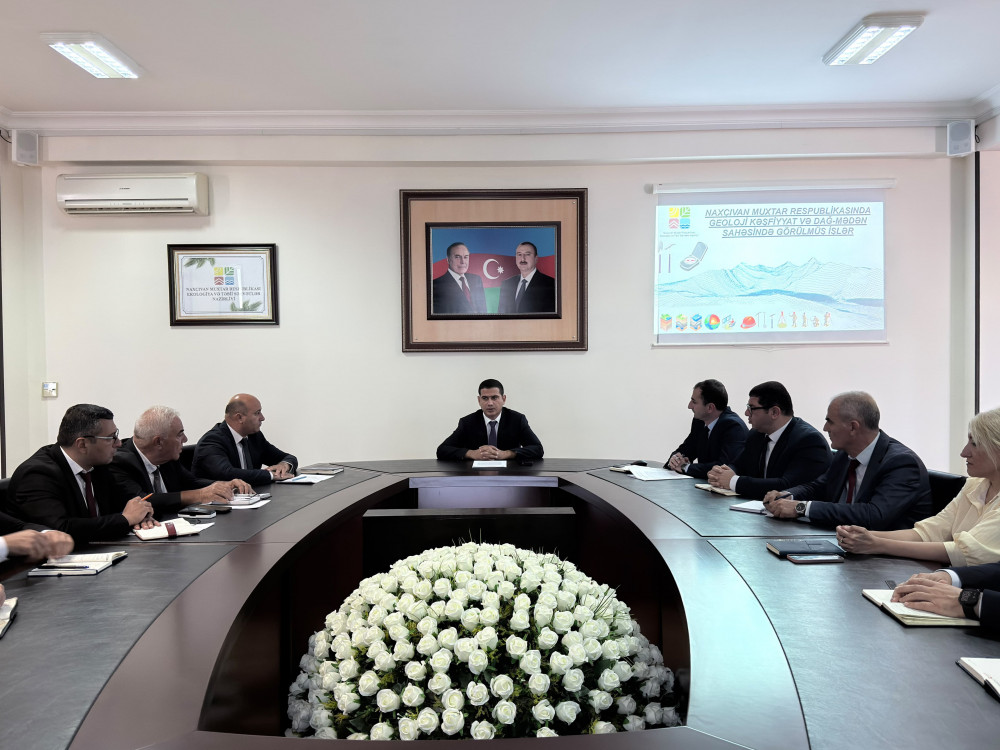 Naxçıvanda dağ-mədən və metallurgiya sənayesinin inkişafı ilə bağlı iclas keçirilib<font color=red> - FOTOLAR</font>