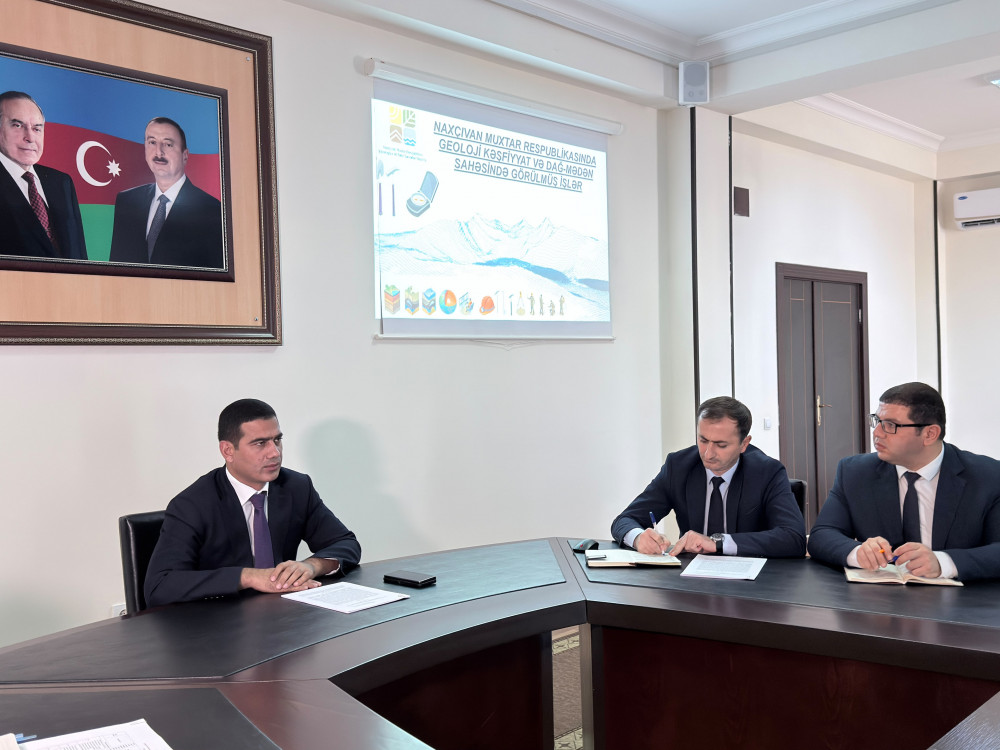 Naxçıvanda dağ-mədən və metallurgiya sənayesinin inkişafı ilə bağlı iclas keçirilib<font color=red> - FOTOLAR</font>