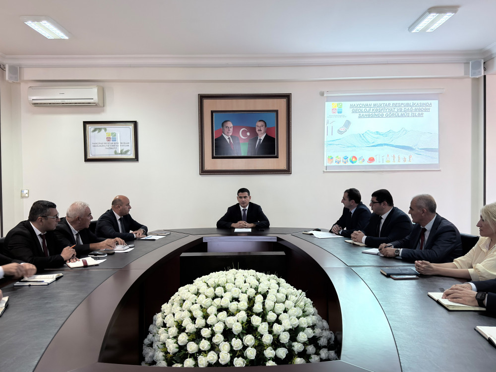Naxçıvanda dağ-mədən və metallurgiya sənayesinin inkişafı ilə bağlı iclas keçirilib<font color=red> - FOTOLAR</font>