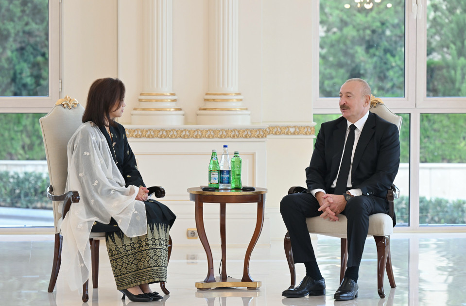 Prezident İlham Əliyev Malayziyanın Azərbaycanda yeni təyin olunmuş səfirini qəbul edib<font color=red> - FOTOLAR</font>