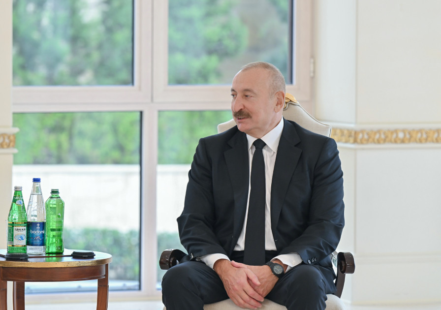 Prezident İlham Əliyev Malayziyanın Azərbaycanda yeni təyin olunmuş səfirini qəbul edib<font color=red> - FOTOLAR</font>
