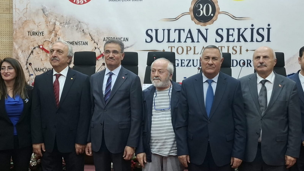 AMEA Naxçıvan Bölməsinin sədri, akademik İsmayıl Hacıyev Ərzurumda keçirilən konfransda iştirak edib<font color=red> - FOTOLAR</font>