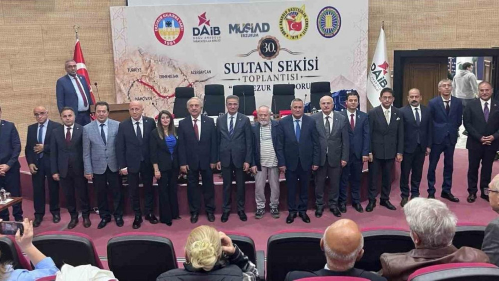 AMEA Naxçıvan Bölməsinin sədri, akademik İsmayıl Hacıyev Ərzurumda keçirilən konfransda iştirak edib<font color=red> - FOTOLAR</font>