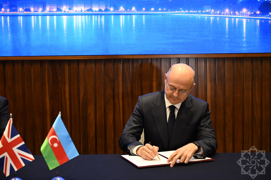 Azərbaycan və Böyük Britaniya arasında əməkdaşlığa dair 4 sənəd imzalanıb<font color=red> - FOTOLAR</font>